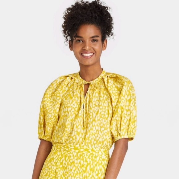 Who What Wear Tops - Who What Wear Puff elbow sleeve leopard print blouse Citrus yellow Size XXL
